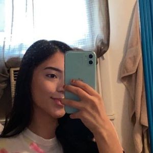 Meet your Posher, Dalia